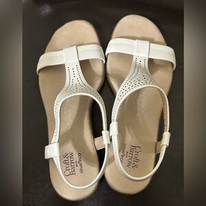 Croft & Barrow Lorelai women's flat strappy sandals. Size 7.5